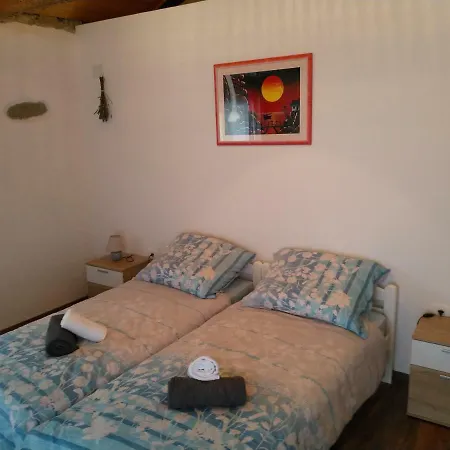 Apartma Pri Kovaciji * Sempas