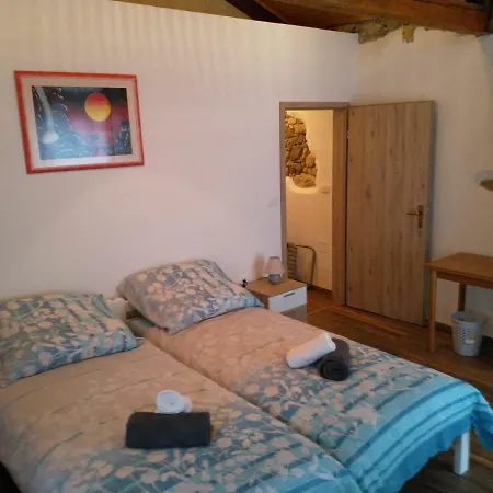 Apartma Pri Kovaciji * Sempas